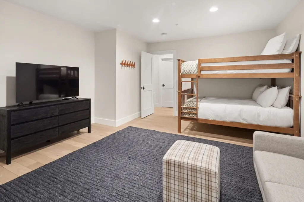 60-B Landing Circle Stowe VT 05672