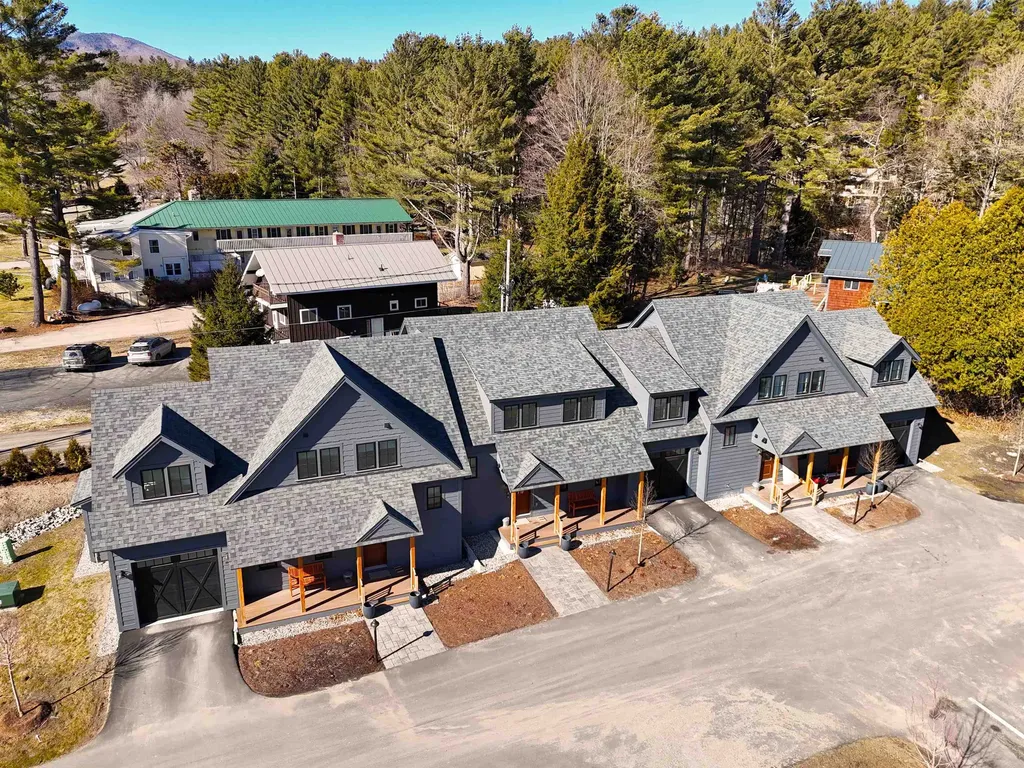 60-B Landing Circle Stowe VT 05672