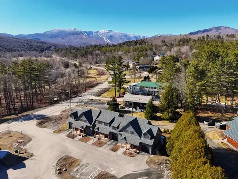 60-B Landing Circle Stowe VT 05672