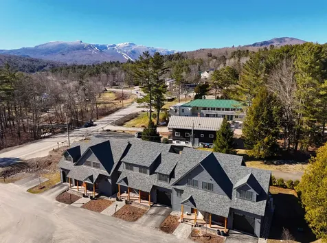 60-B Landing Circle Stowe VT 05672