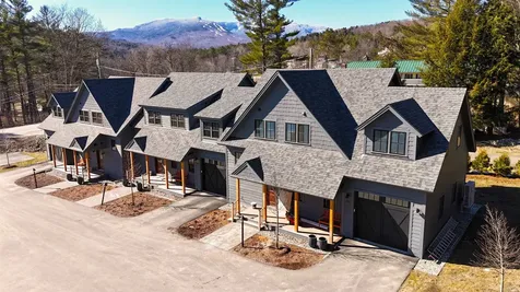 60-B Landing Circle Stowe VT 05672