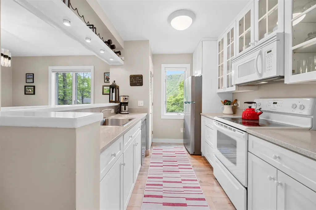 196 Castlerock Road Warren VT 05674