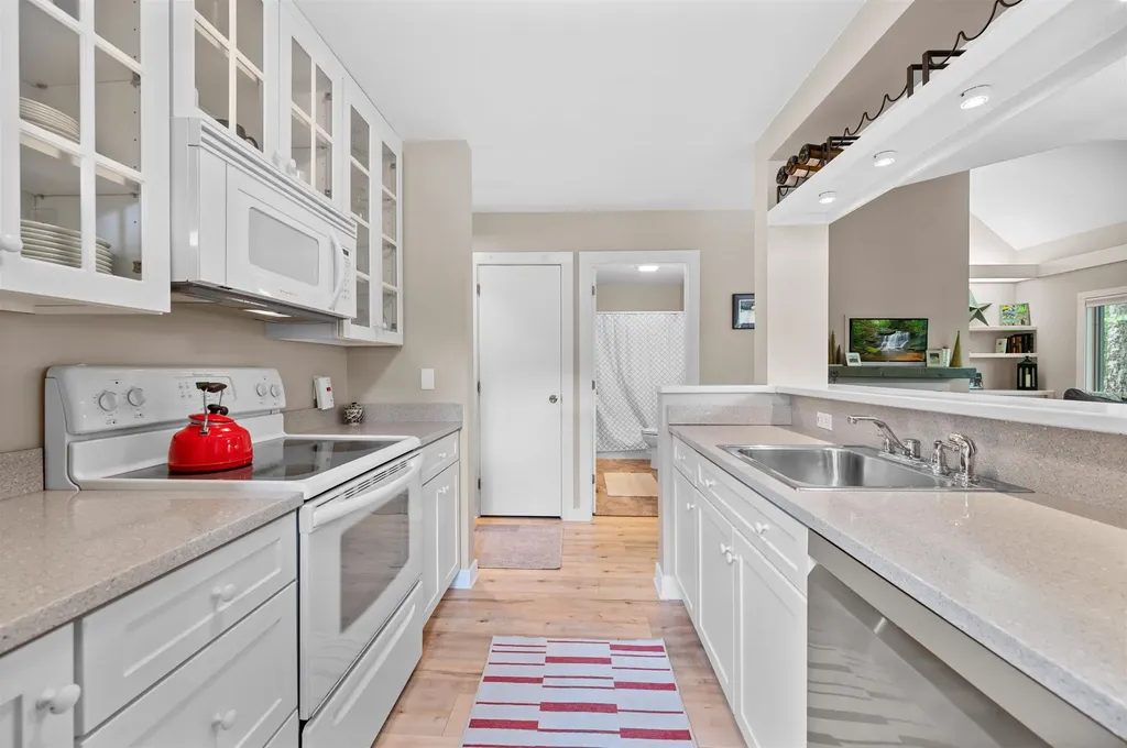 196 Castlerock Road Warren VT 05674