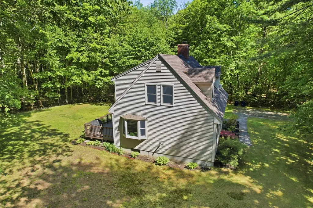 714 Main Street Danville NH 03819