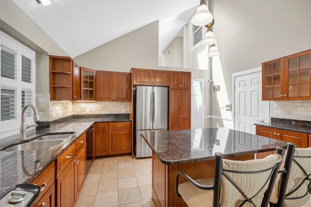 4 Green Heron Lane Nashua NH 03062