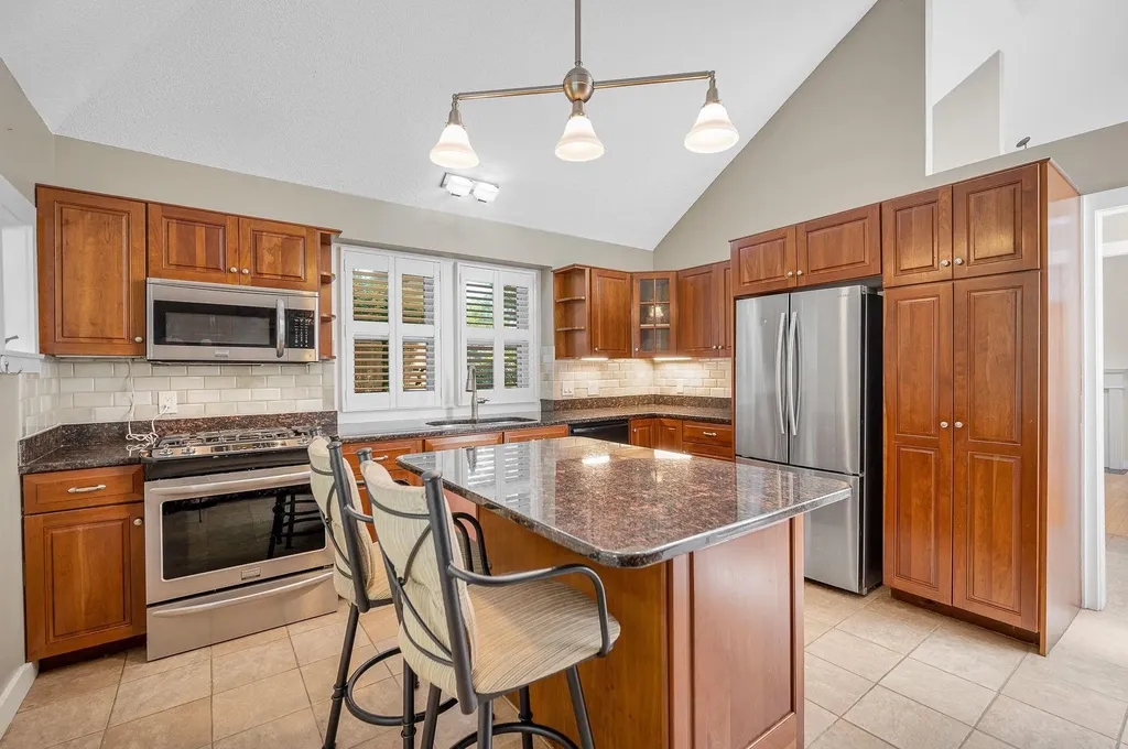 4 Green Heron Lane Nashua NH 03062