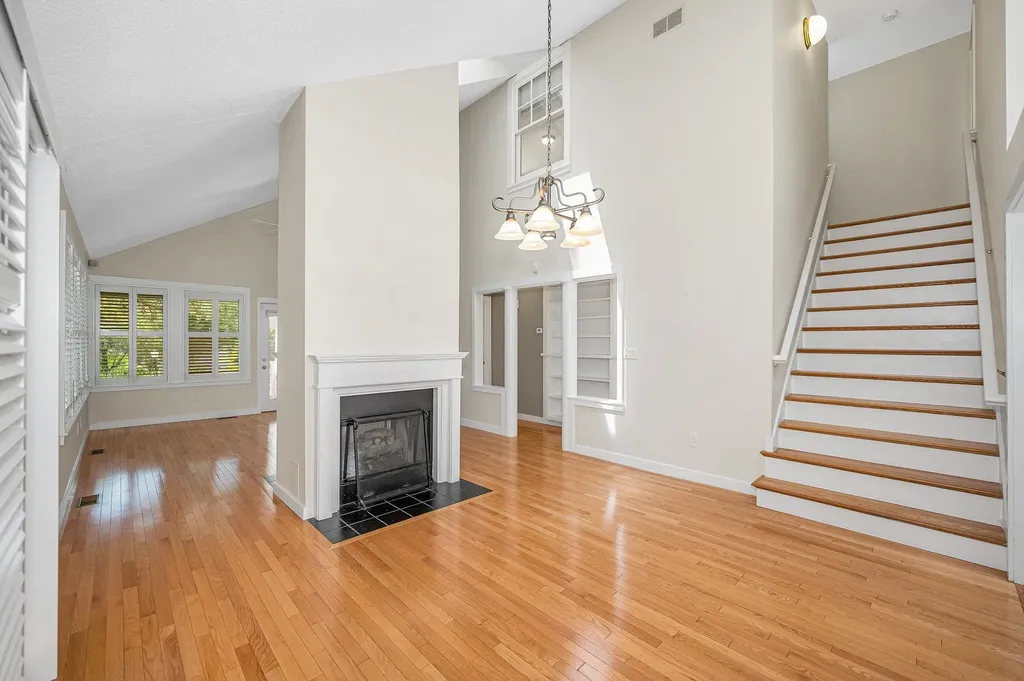 4 Green Heron Lane Nashua NH 03062