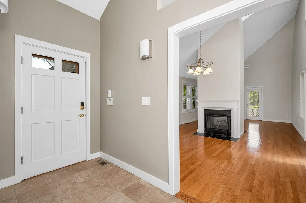 4 Green Heron Lane Nashua NH 03062