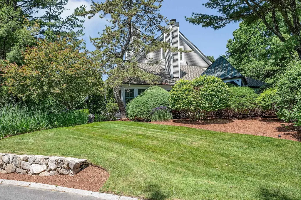 4 Green Heron Lane Nashua NH 03062