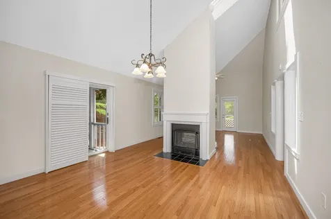 4 Green Heron Lane Nashua NH 03062