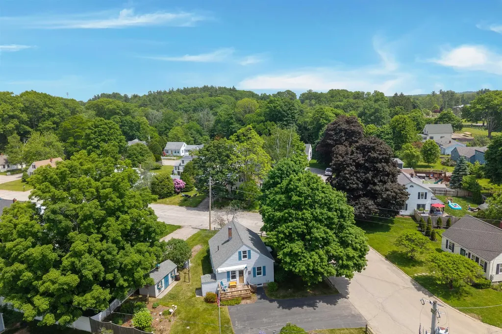 2 Elmview Circle Dover NH 03820