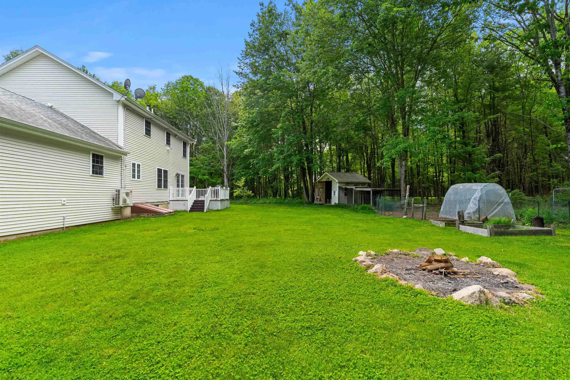 2 Cate Road Deerfield NH 03037