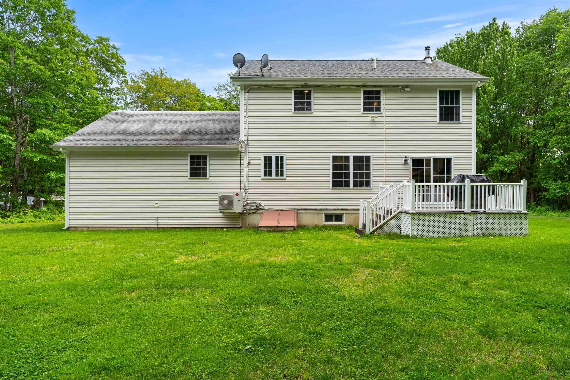 2 Cate Road Deerfield NH 03037