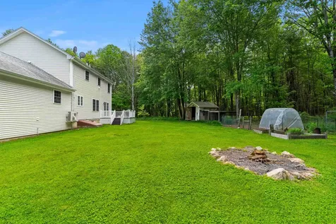 2 Cate Road Deerfield NH 03037