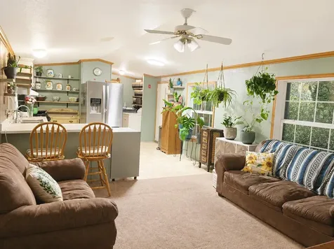 10 Hummingbird Lane Raymond NH 03077