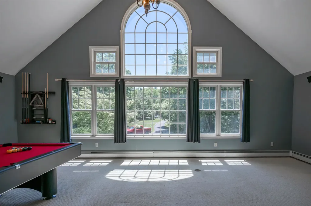 67 Sargent Road Hollis NH 03049