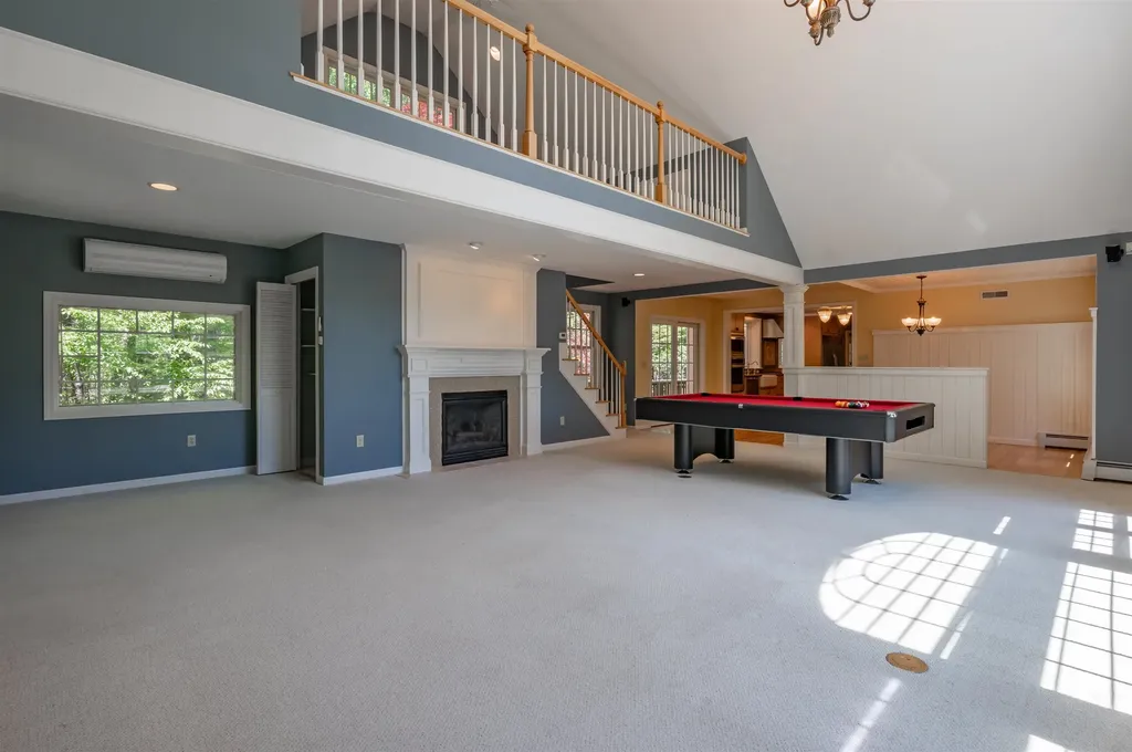67 Sargent Road Hollis NH 03049