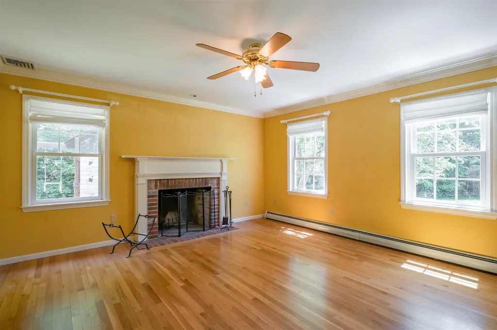 67 Sargent Road Hollis NH 03049