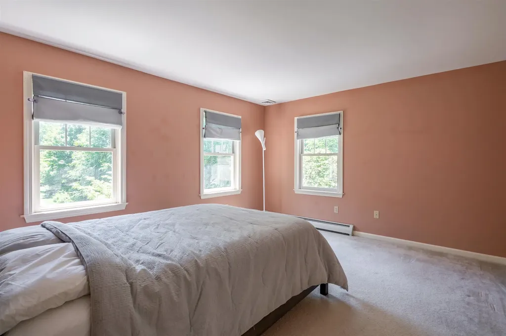 67 Sargent Road Hollis NH 03049