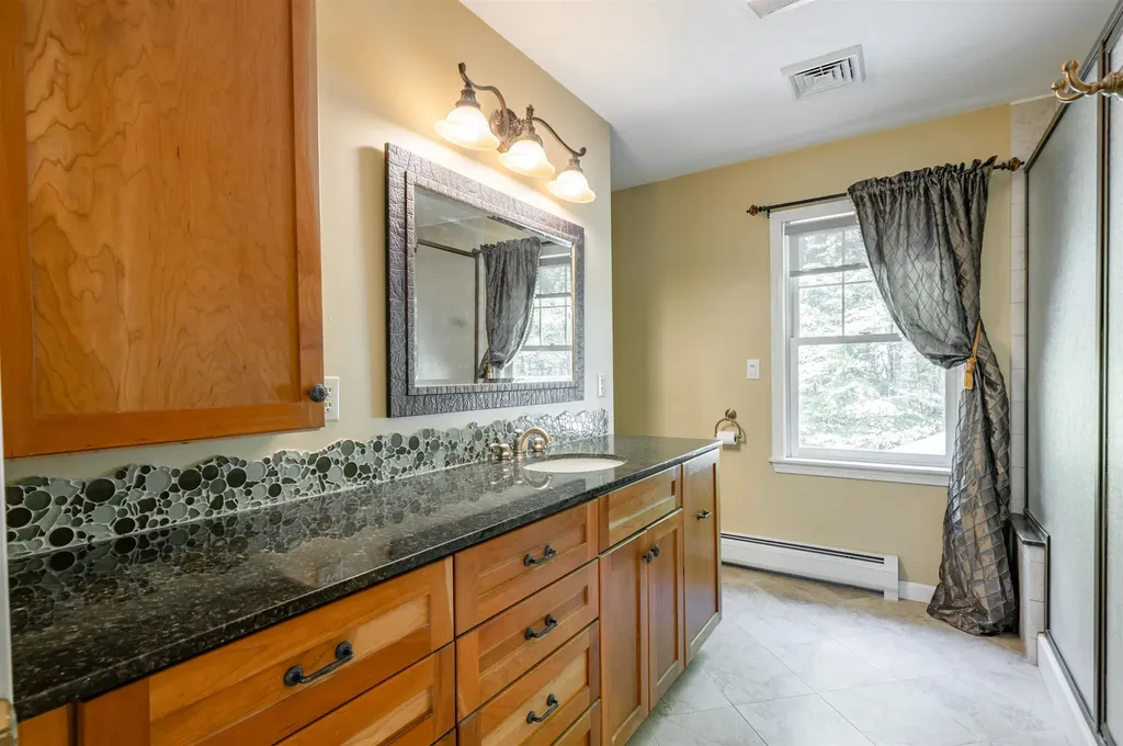 67 Sargent Road Hollis NH 03049