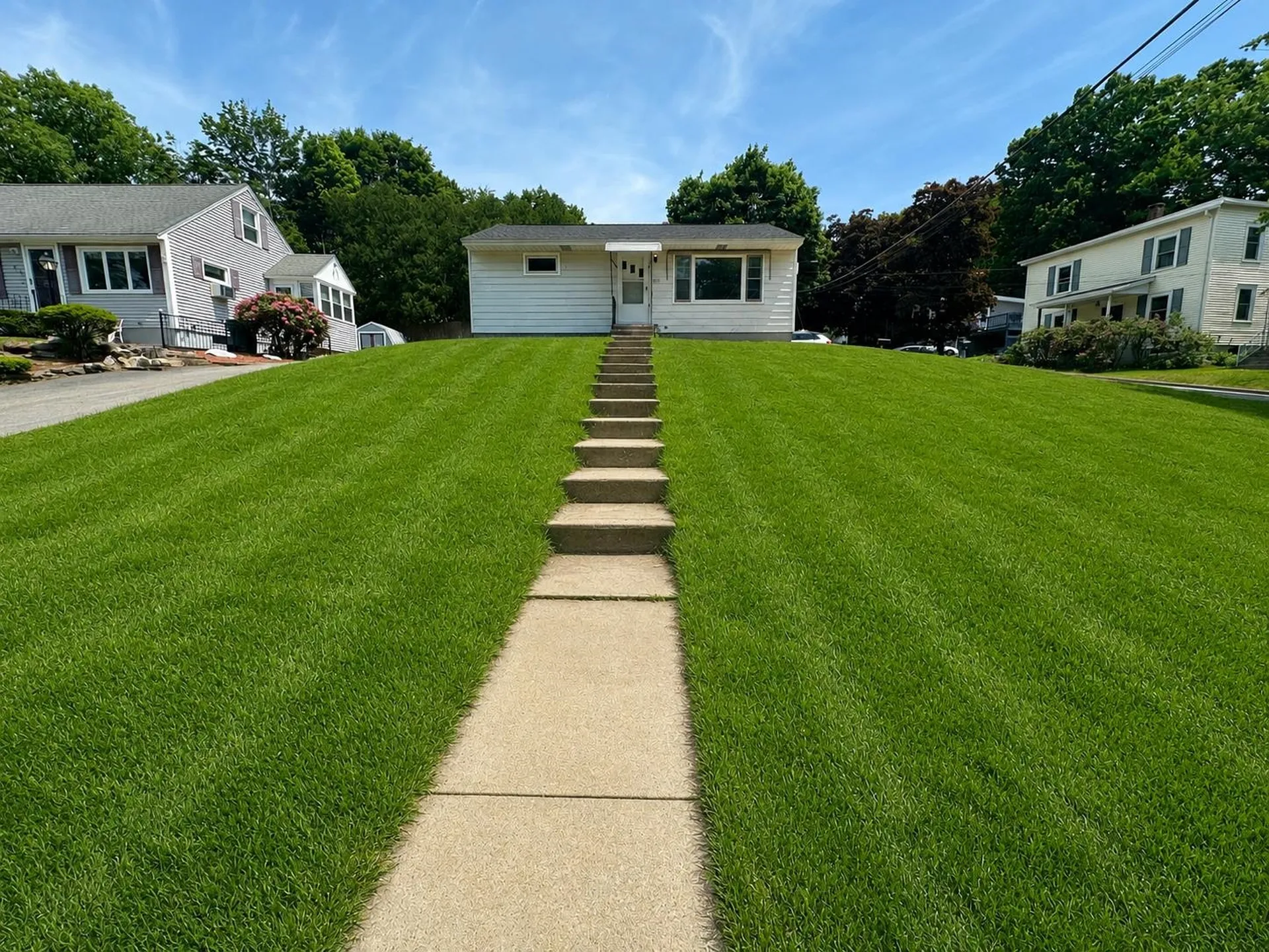 695 Calef Road Manchester NH 03103