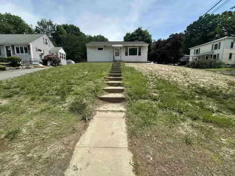 695 Calef Road Manchester NH 03103