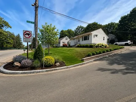 695 Calef Road Manchester NH 03103
