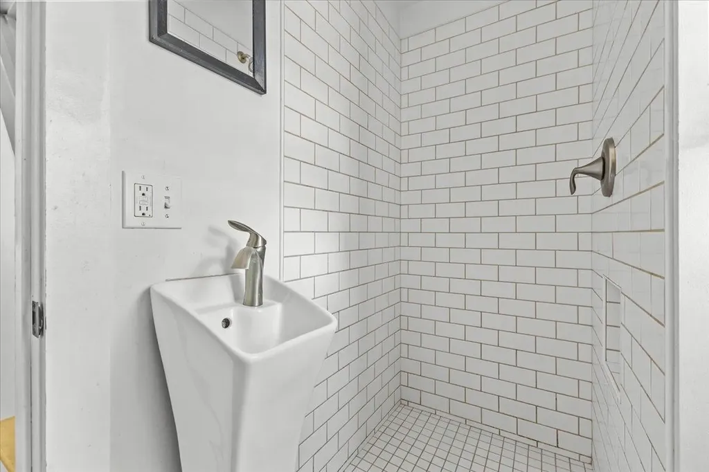 272 South Winooski Avenue Burlington VT 05401