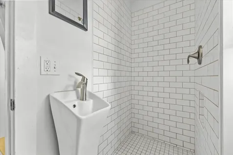 272 South Winooski Avenue Burlington VT 05401