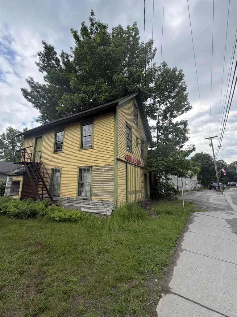 406 Main Street Cavendish VT 05142