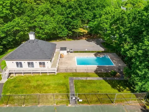 12 Winrow Drive Merrimack NH 03054