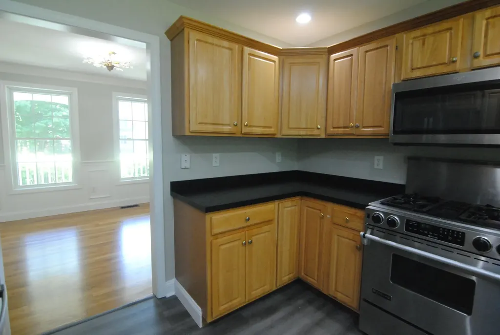 46 Cherrywood Drive Nashua NH 03062