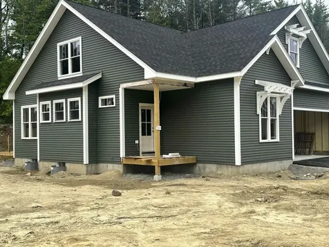 103 Lady Walsingham Way Laconia NH 03246