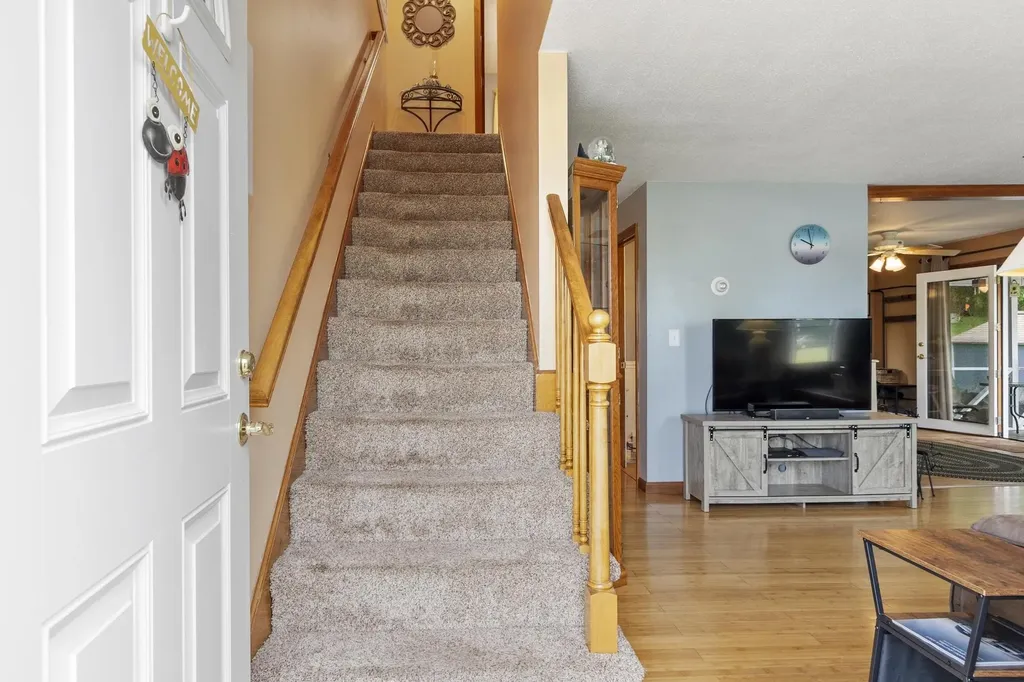 31 Tigertail Circle Derry NH 03038