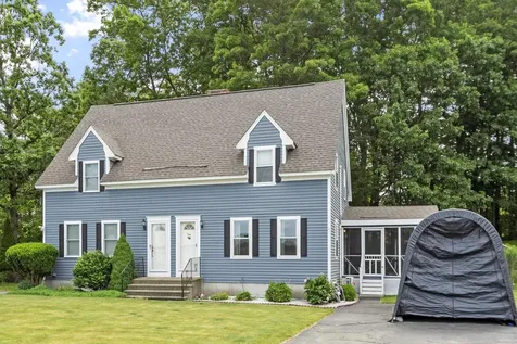 31 Tigertail Circle Derry NH 03038