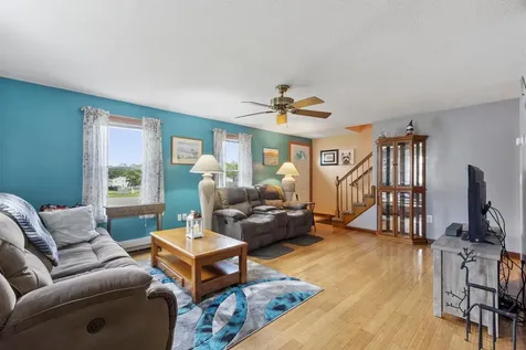 31 Tigertail Circle Derry NH 03038