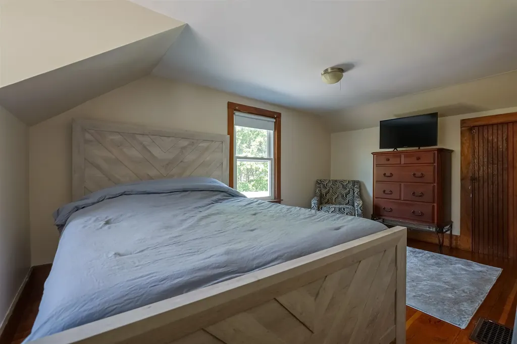 109 Baboosic Lake Road Merrimack NH 03054
