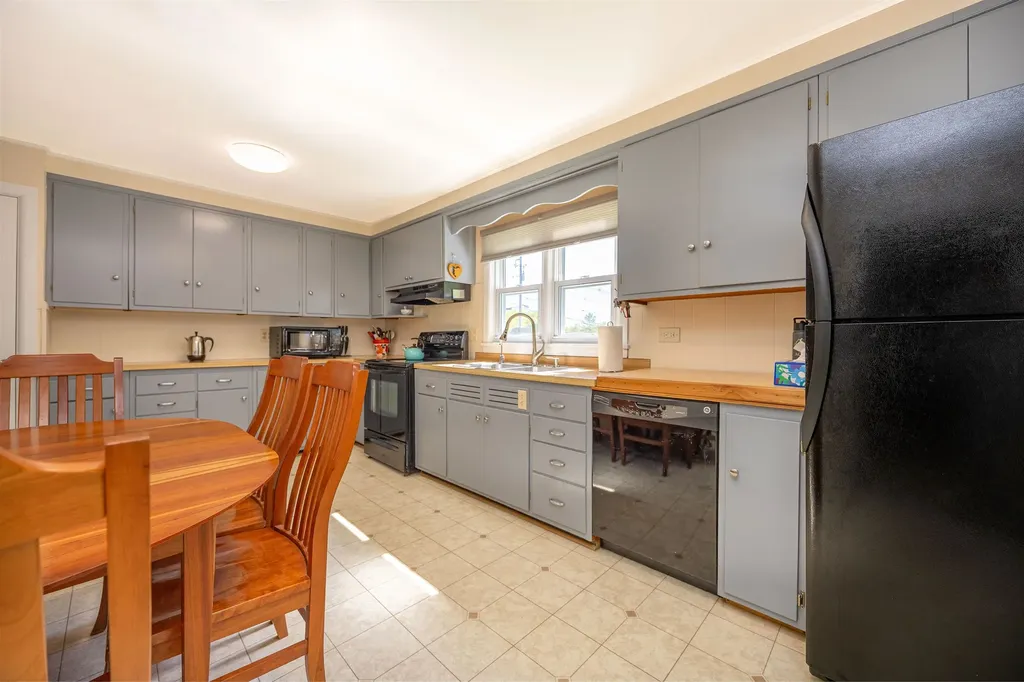1272 Concord Avenue St. Johnsbury VT 05819