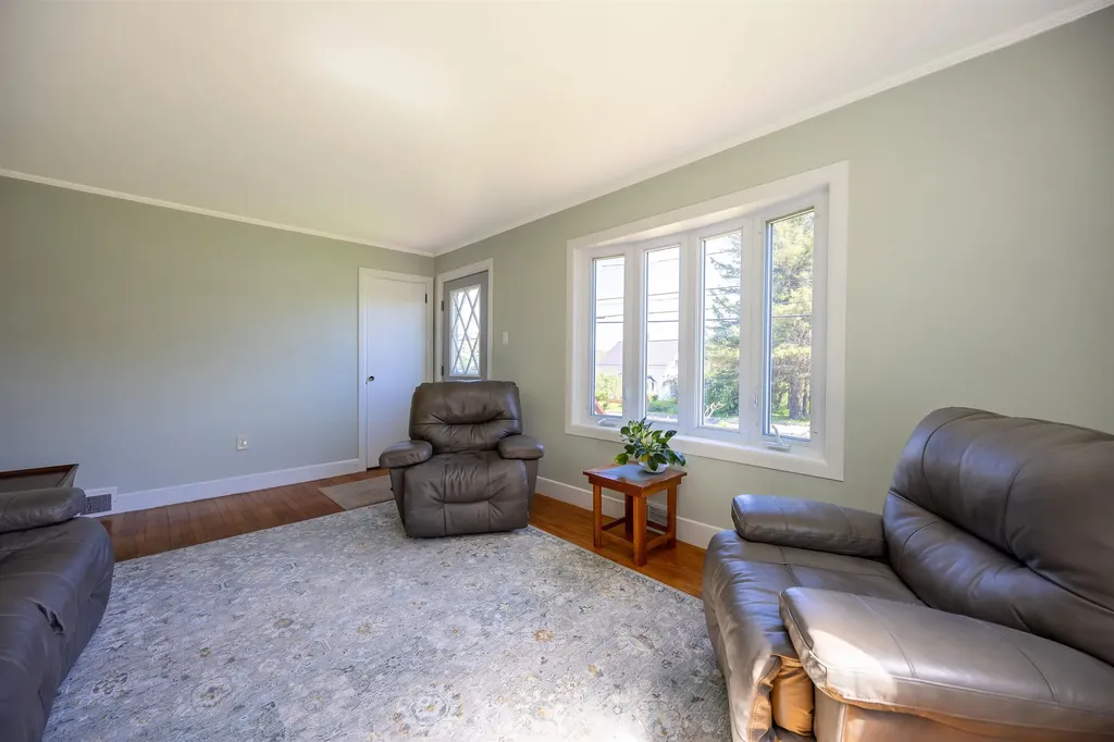 1272 Concord Avenue St. Johnsbury VT 05819