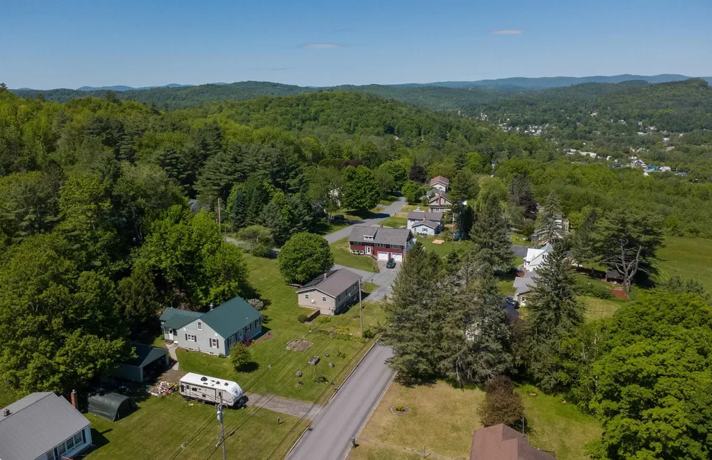1272 Concord Avenue St. Johnsbury VT 05819