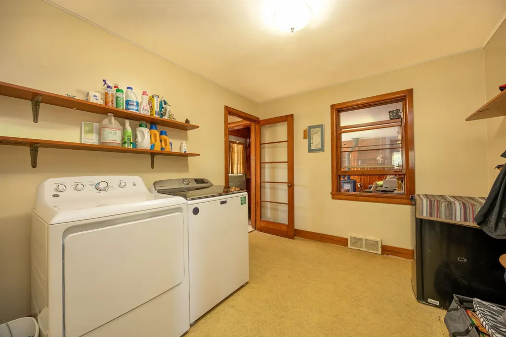 1272 Concord Avenue St. Johnsbury VT 05819