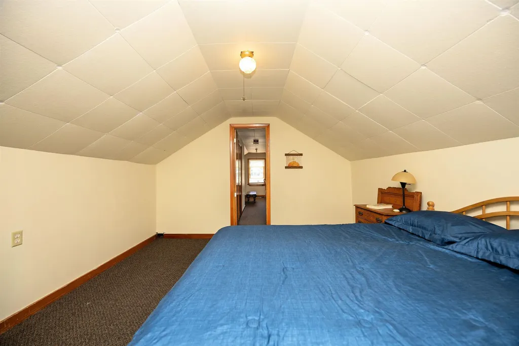 1272 Concord Avenue St. Johnsbury VT 05819