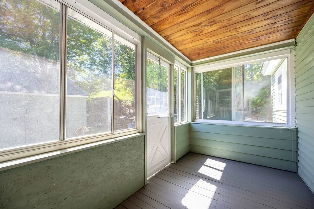 1272 Concord Avenue St. Johnsbury VT 05819