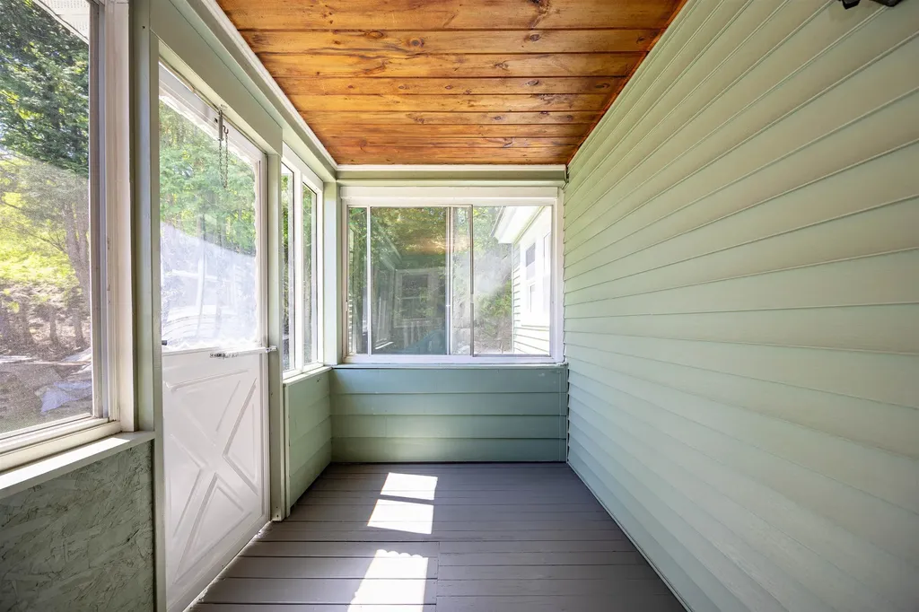 1272 Concord Avenue St. Johnsbury VT 05819