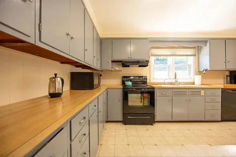 1272 Concord Avenue St. Johnsbury VT 05819