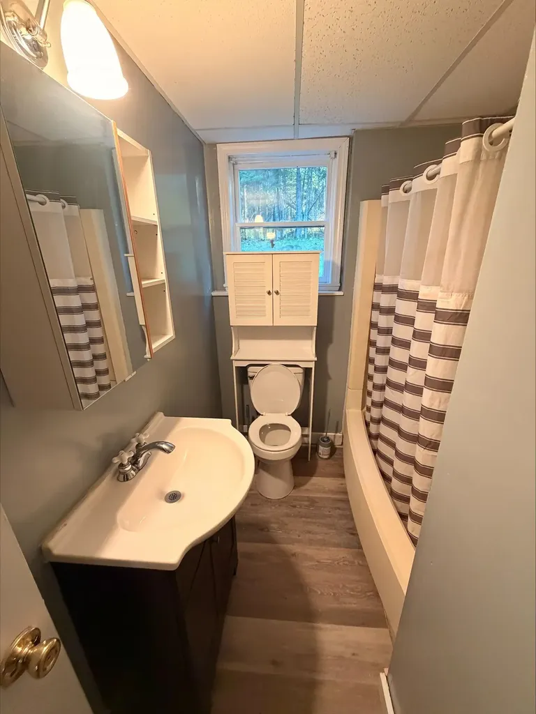 8 Lilac Lane Pittsburg NH 03592