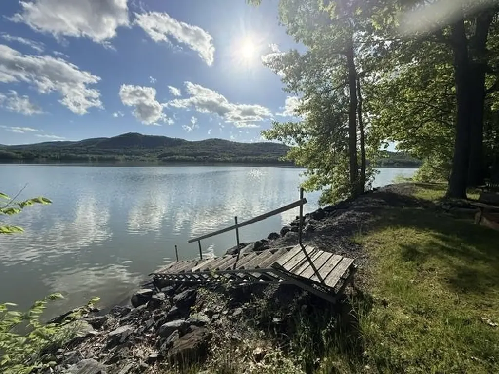 39 Island Drive Bridport VT 05734