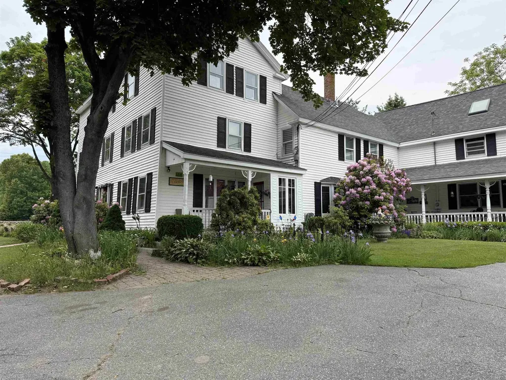 6 Griffin Avenue Londonderry NH 03053