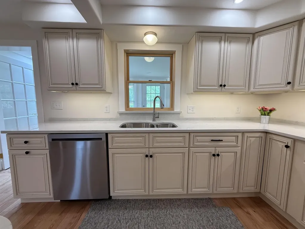 6 Griffin Avenue Londonderry NH 03053