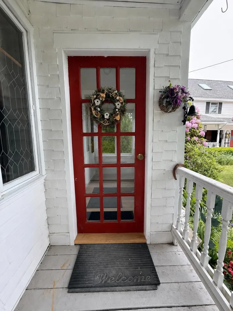 6 Griffin Avenue Londonderry NH 03053